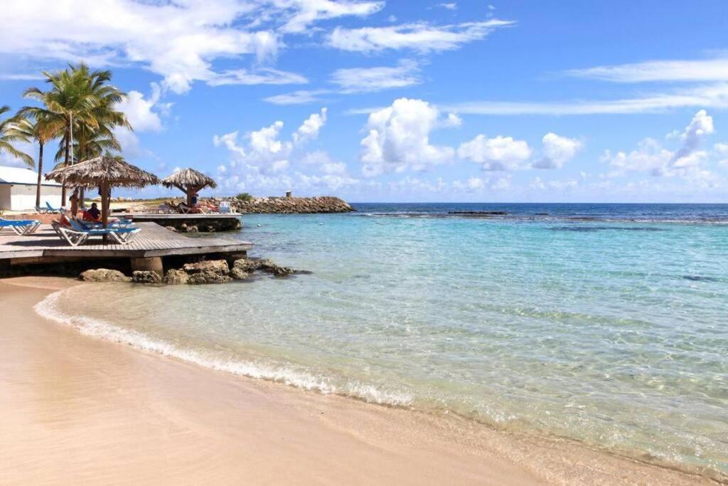Agreable Studio Au Bord De Mer. Saint-Francois  Buitenkant foto