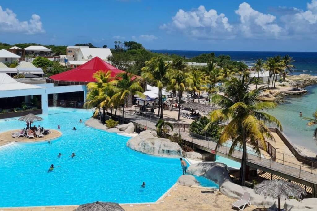Agreable Studio Au Bord De Mer. Saint-Francois  Buitenkant foto