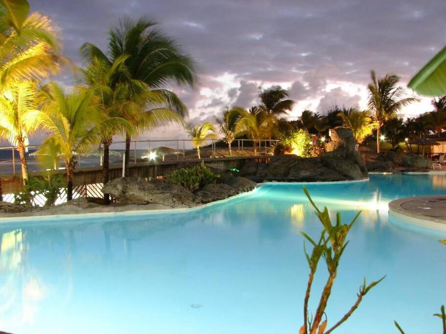 Agreable Studio Au Bord De Mer. Saint-Francois  Buitenkant foto