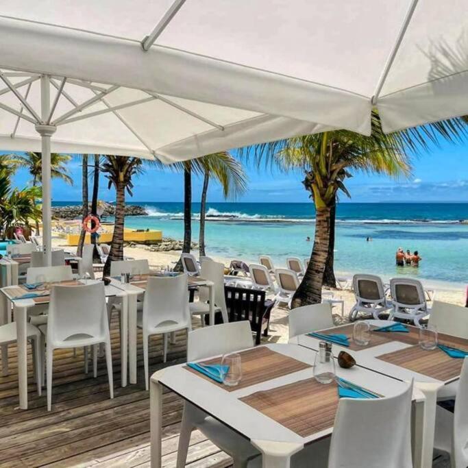 Agreable Studio Au Bord De Mer. Saint-Francois  Buitenkant foto